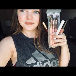 Meet your Posher, Mercedes